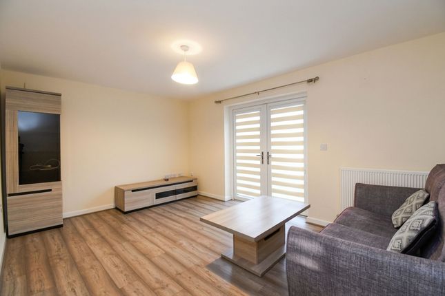 21 Scanlon Lane, Salford photo 2
