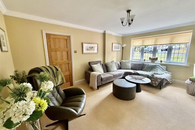 10, Thistlecroft, Houghton Le Spring photo 3