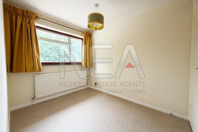 4, Knighton Close, Reading photo 4