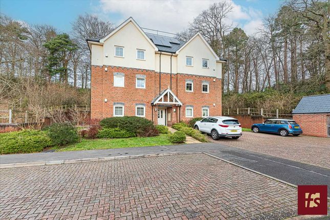 Thumbnail Flat for sale in The Rise, Crowthorne