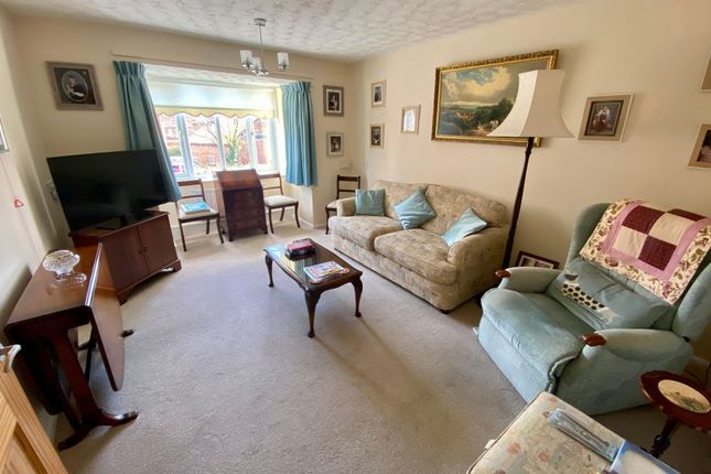 17 Premier Court, Grantham photo 2