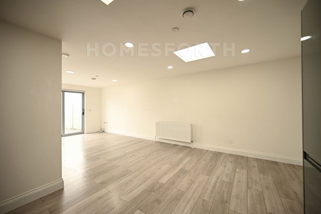 Flat 2 112B, High Street, London photo 5