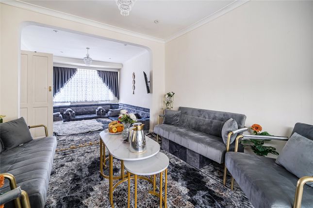 182, Conway Crescent, Greenford photo 4