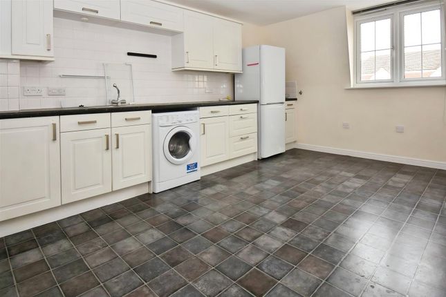 62, Chadwick Way, Hamble photo 2