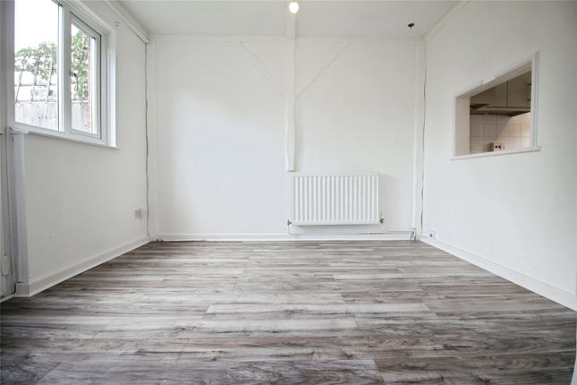 20, Montsale,, Basildon photo 5