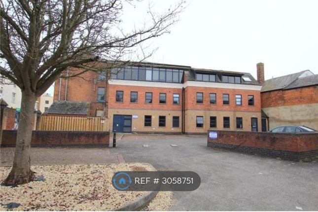 Flat, Northgate Court London Road, Gloucester photo 2
