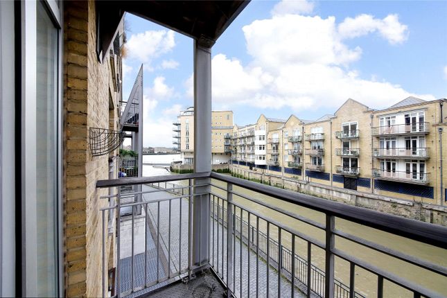 Thumbnail Flat for sale in Three Colt Street, London