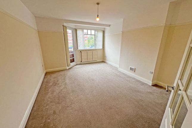 Knighton Court,Flat 11, Knighton Park Road, Leicester photo 4
