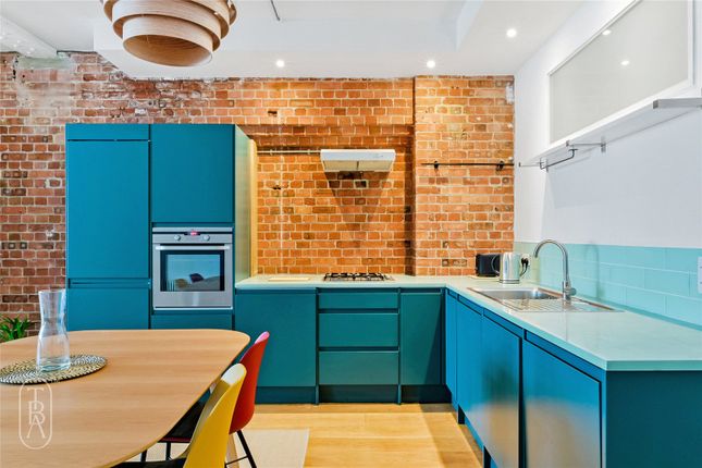 Flat C, 18, Shepherdess Walk, London photo 2