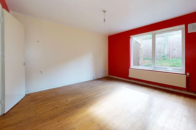 31 Ivatt Way, London photo 3
