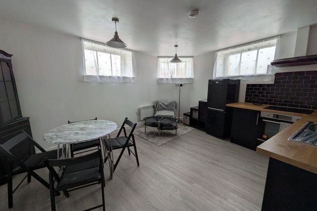 11 George's House, Upper Millergate, Bradford photo 3