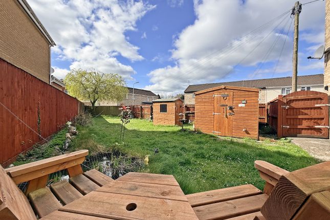 8, Lanelay Park, Pontyclun photo 2