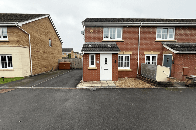 2 Bedroom Property Maes Y Wawr For Sale