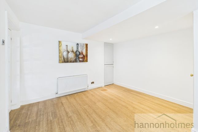 Cam05283G0-Pr0050-Still032