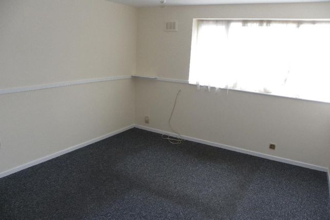 23, Compton Court, Coventry photo 2