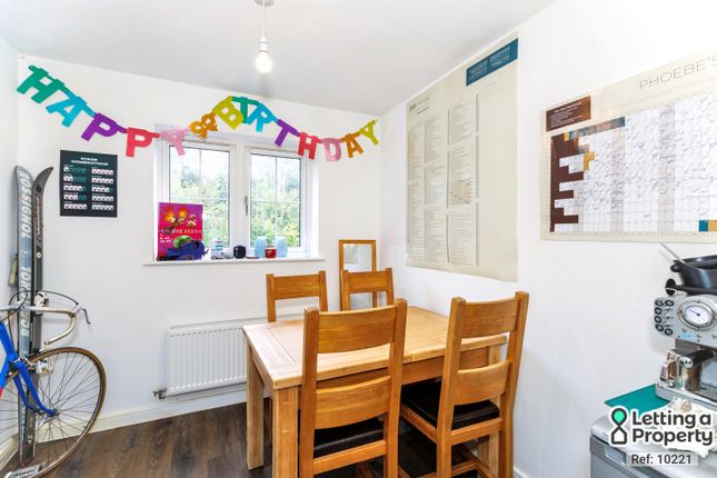 5, Chamomile Way, Daventry photo 2