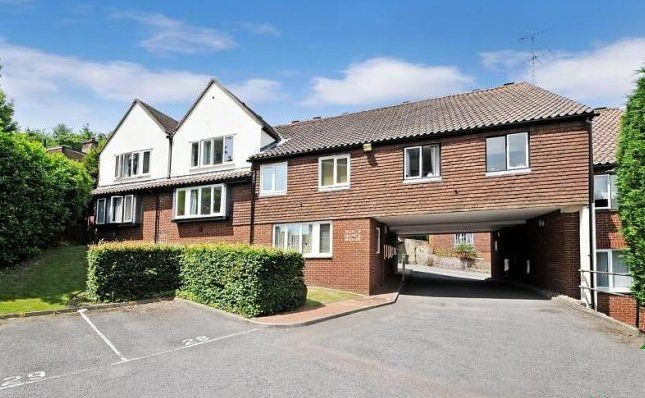 Thumbnail Flat to rent in The Mount, Guildford