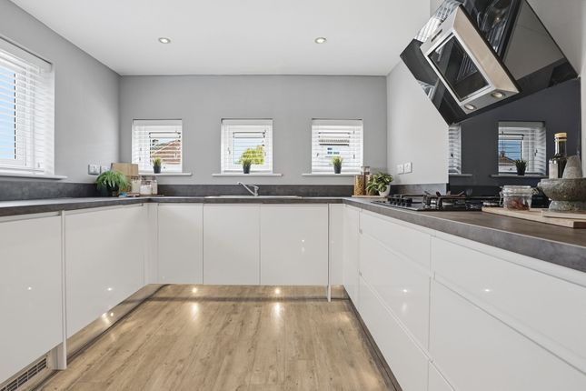 7 Kennet Drive, Milton Keynes photo 4