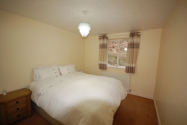 Swan Bank Lane, Holmfirth photo 4