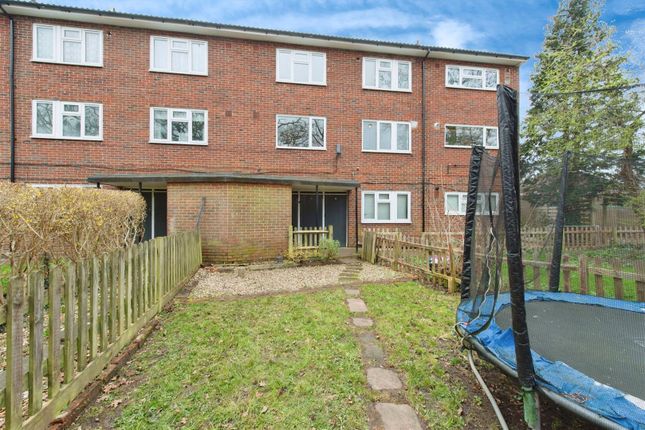 Flat for sale in Queenswood Avenue, Hampton