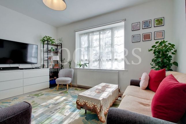 Thumbnail Flat for sale in Cairnfield Avenue, London