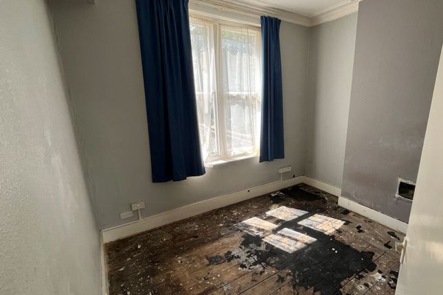 9, Hemstal Road, London photo 3