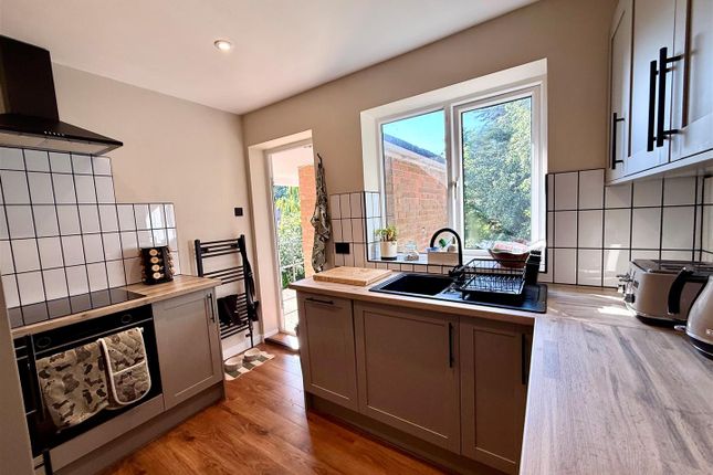 8, Stepney Lodge, Stepney Close, Scarborough photo 3