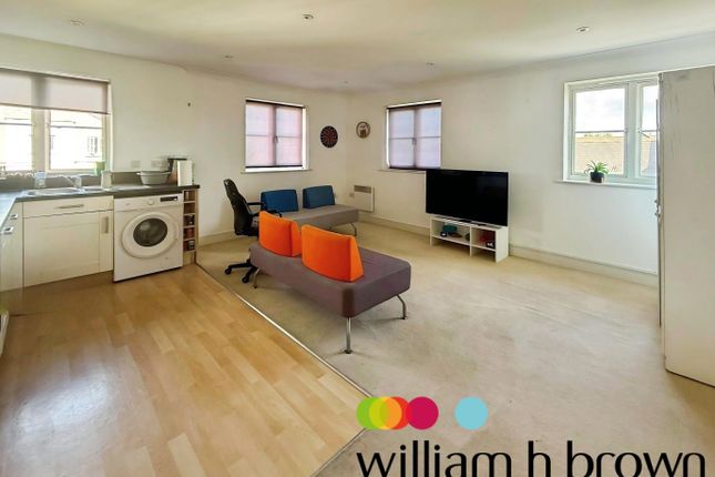 13, Aerofoil Grove, Colchester photo 2