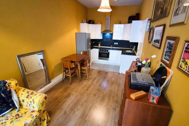 Flat 3 26-28, Princess Road West, Leicester photo 4