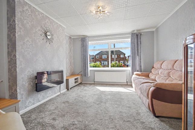 13, Montcalm Crescent, Wakefield photo 3