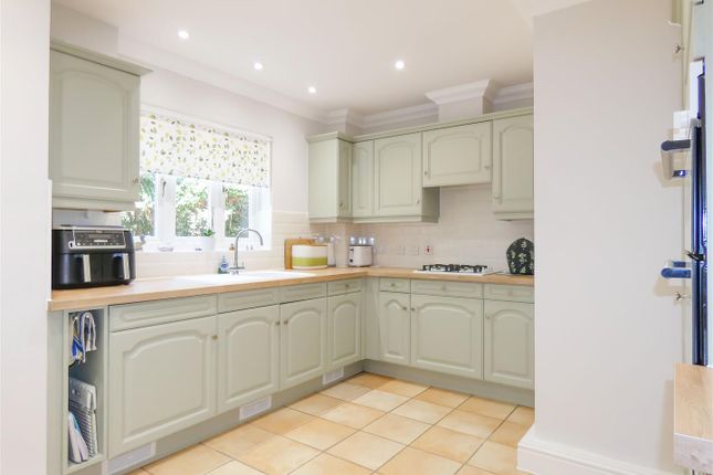 4, Cleeves Court, Cleeves Way, Rustington photo 3