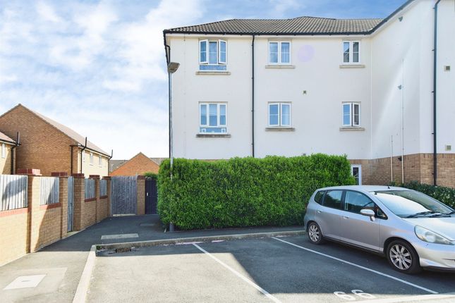 66, Woodroffe Square, CALNE photo 2