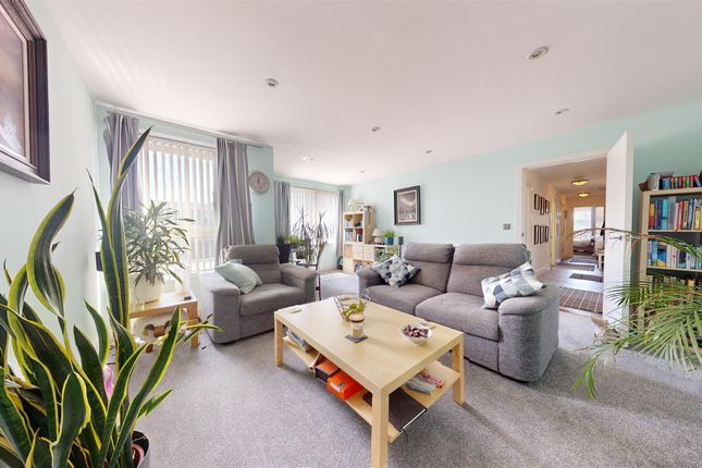 Thumbnail Flat for sale in Flatholm House, Ferry Court, Cardiff