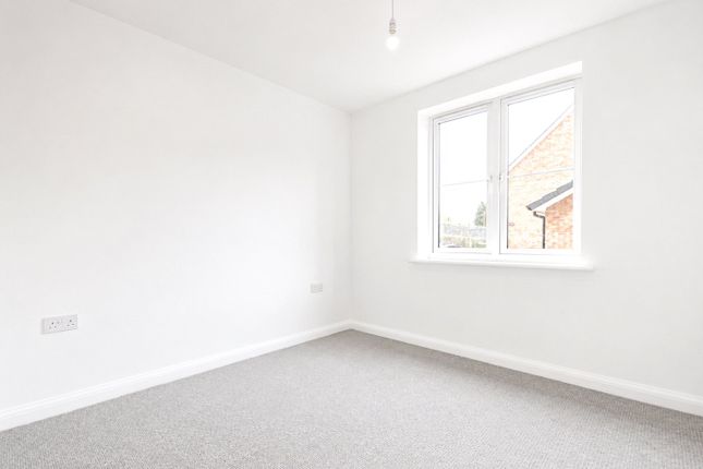 Flat 2, River Court, 62, Albert Way, East Cowes photo 4