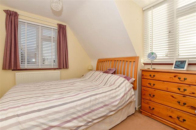 Detached house for sale in Cheshunt Close, Meopham, Kent