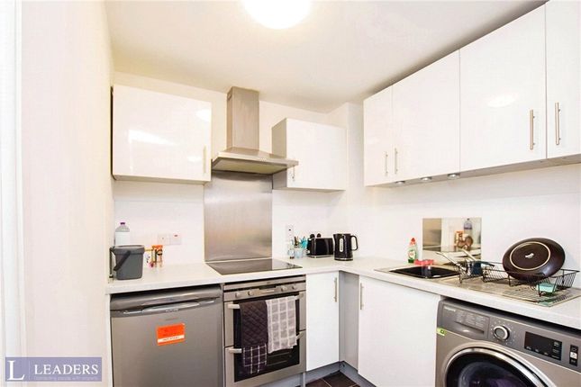 104, Nicholsons Grove, Essex photo 5