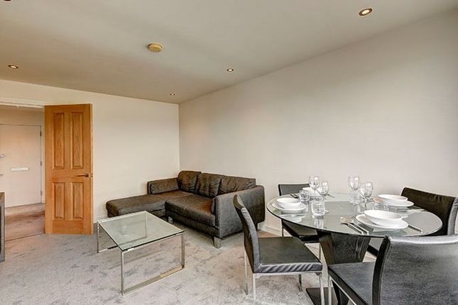 Flat 15, London photo 3