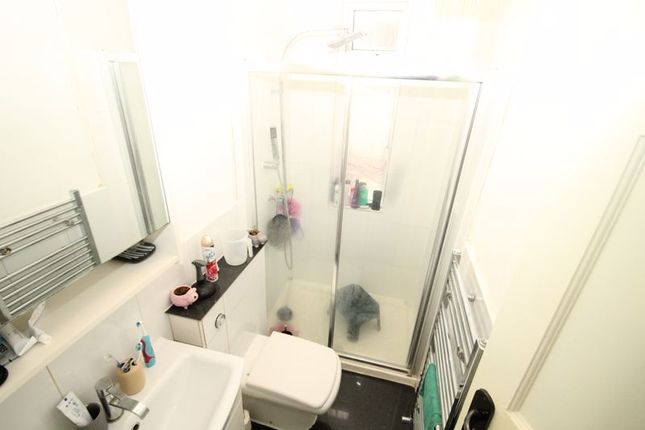 Flat for sale in Shelley Close, Greenford