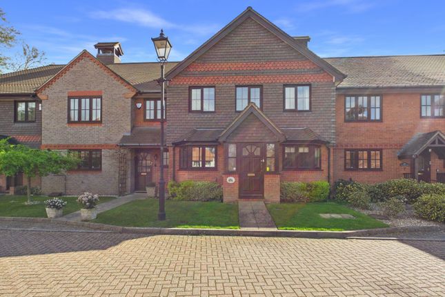 3-bed house on 6 Dove Court,, Gregories Road, Buckinghamshire, £850,000