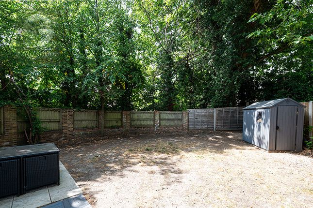 1 Spring Mews Old Schools Lane, Epsom photo 4