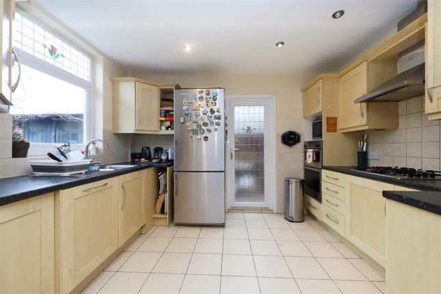 107, Woodcock Hill, Harrow photo 3