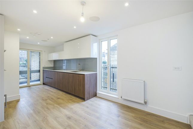 Thumbnail Terraced house for sale in Hyde Vale, London