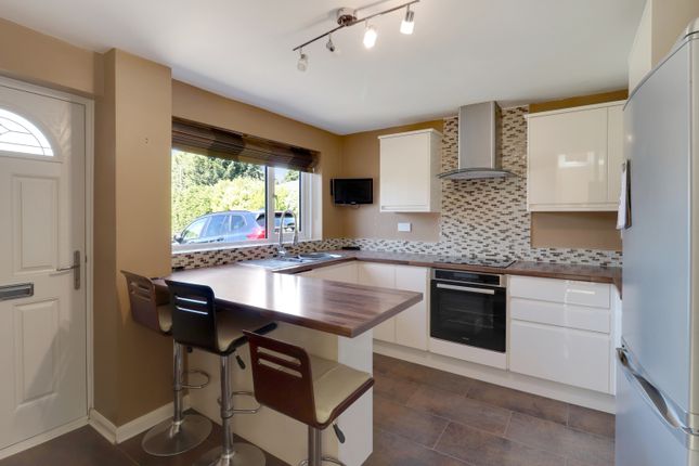 42, Windsor Road, Wakefield photo 4