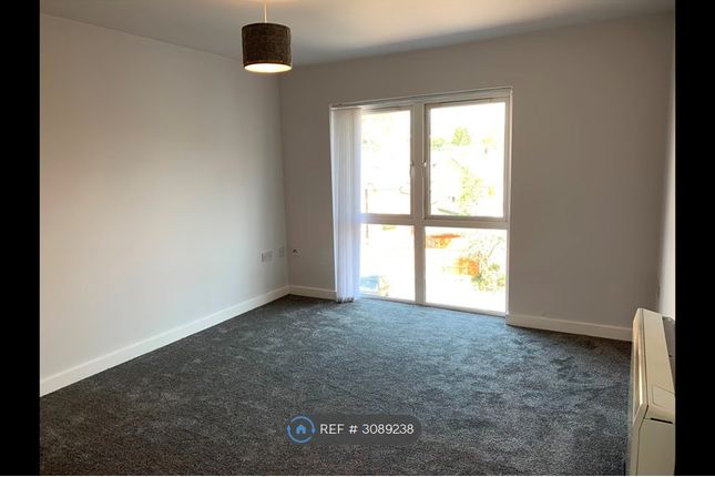 Mayfair Court, Prenton photo 4