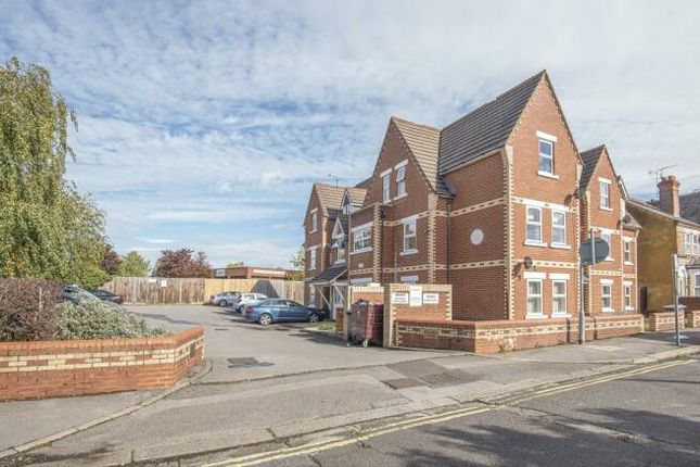Thumbnail Flat to rent in Liverpool Road, Earley, Reading