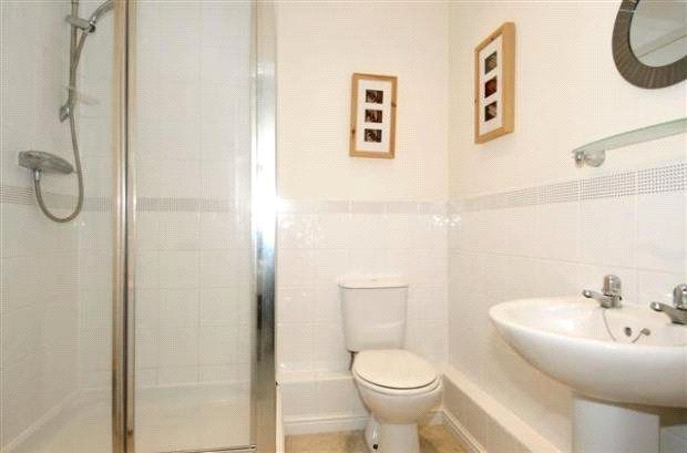 Flat 33, Grace Gardens, Fleet photo 5