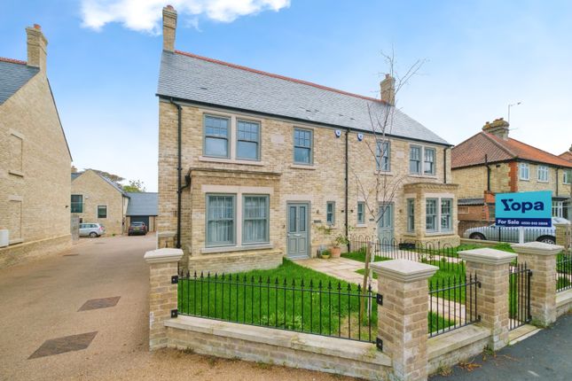 Thumbnail Semi-detached house for sale in Vinery Road, Cambridge