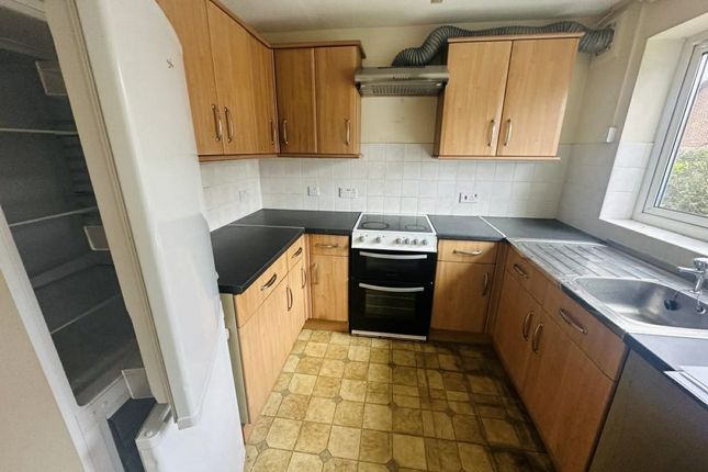 18, MEDWAY CLOSE, THATCHAM photo 3