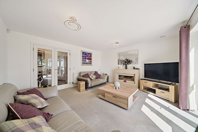 18 Viewfield Gardens, Glasgow photo 4