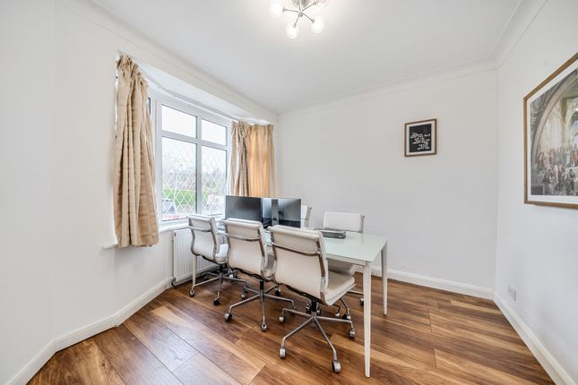 36, Hillside Road, Middlesex photo 4